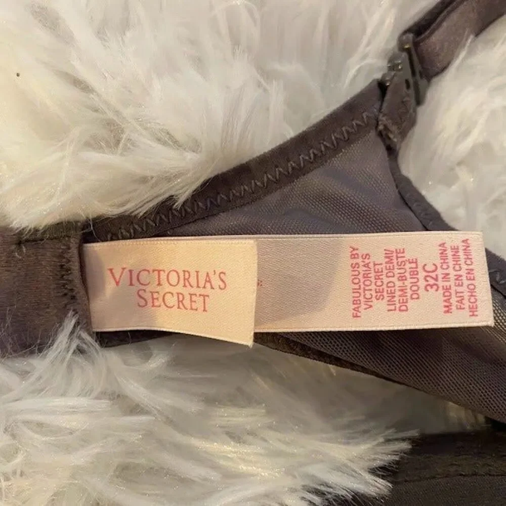Victoria’s Secret Bra Size 32C‎ Grey Fabulous Sheer Lined Demi Buste Double